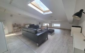 Cozy Apartment In Center